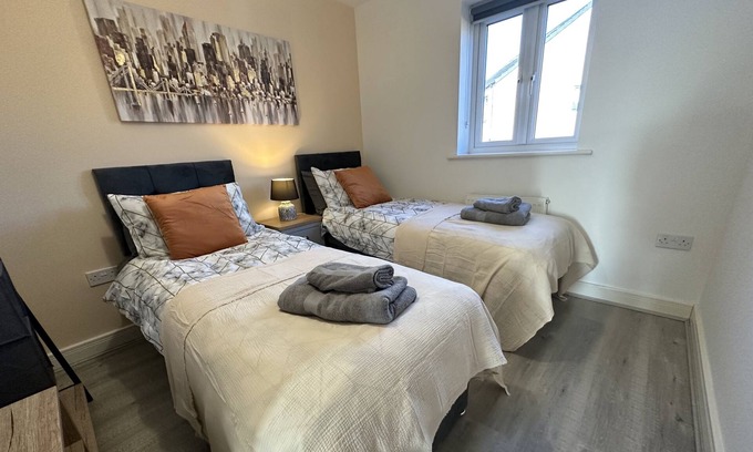 Bletchley Casa | Contractors | Relocators | Free Parking | MK