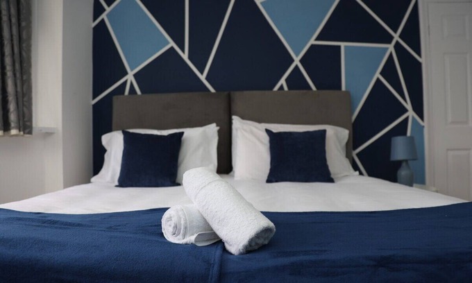 Leicester Casa | Contractors & Relocators Dream
