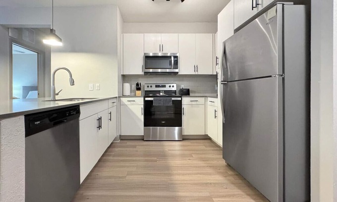 East Ybor Apartamento | Convenient 2 BR Central Tampa, Minutes to Downtown
