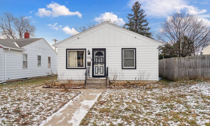 Thomas - Dale Casa | Convenient 3-BR Stay to Como Zoo & MN State Fair