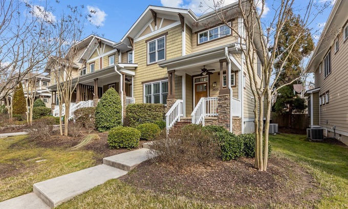 Durham Casa | Convenient 3-BR Townhouse in SW Durham