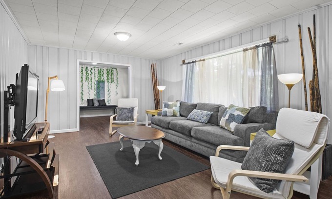 Red Bank Casa | Convenient and Spacious Getaway!!