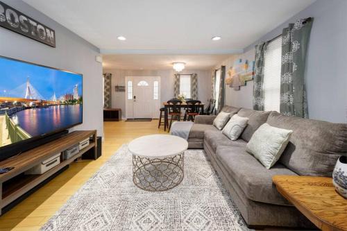 Braintree Casa | Convenient Braintree Home - 3 Bedroom Sleeps 8