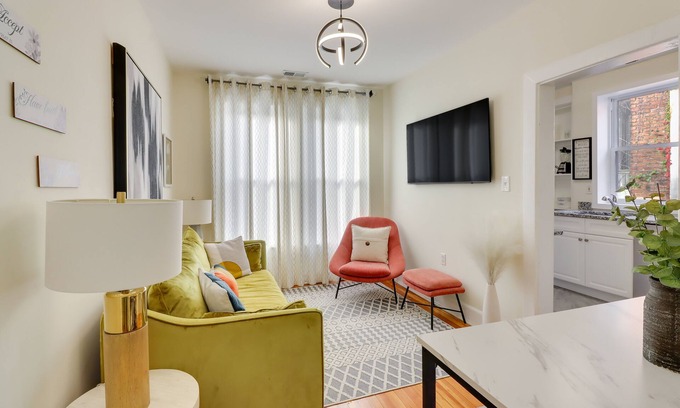 Eckington Casa | Convenient DC Townhome - 2 Mi to National Mall!