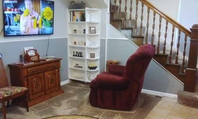 Tulsa Casa | Convenient Family-Friendly Home -10 Min to Tulsa!"