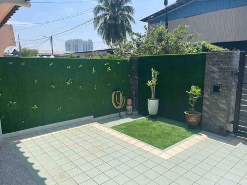 Taman Century Casa | Convenient Landed Walk to KSL 2Min