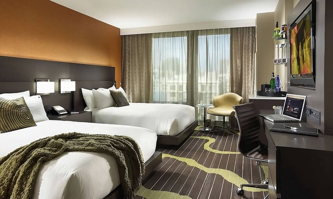 Gaslamp Quarter Hotel | Convenient Location! 3 Large Units Close to SeaWorld and San Diego Zoo!