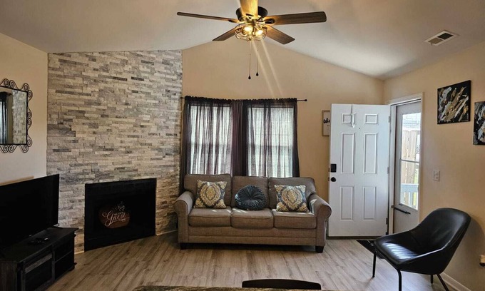 North Charleston Casa | Convenient Modern Villa, 3 beds, Near Everything