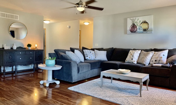 Urbandale Casa | Convenient Ranch home with 4 bedrooms