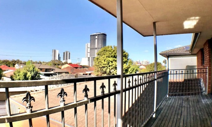 Liverpool Condominio | Convenient Spacious 2-bedrooms with Free parking