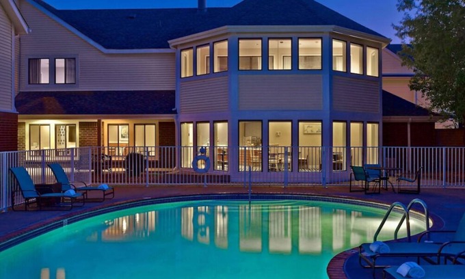 Eagan Casa | Convenient Stay in Minnesota, 3 Beautiful Units, Onsite Pool, Pets Allowed