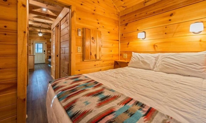Bryan Cabina | Convenient Stay, Superb Location! Full Kitchen, Outdoor Pool, Pets are Allowed!