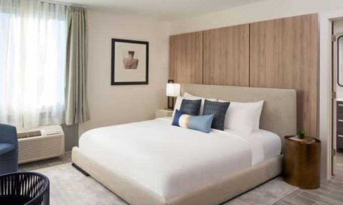 Hillsboro Beach Casa | Convenient Stay, Superb Location! Onsite Pool, Pets Allowed