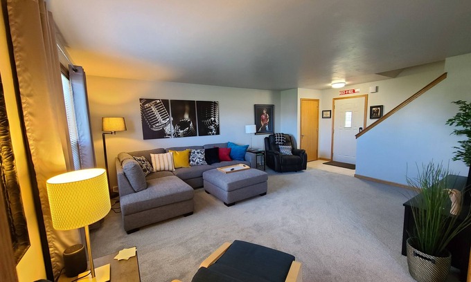 Green Bay Casa | Gran opción para los viajeros de negocios y deportistas de GB Unidad dúplex de 3 dormitorios, 1. 5 baños