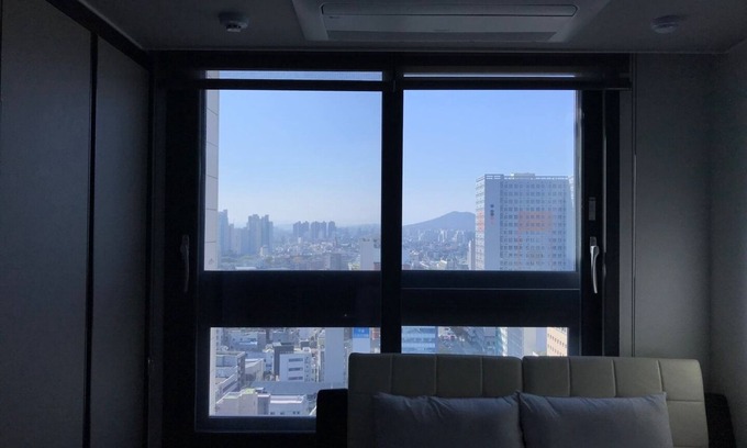 Seongnae-dong Apartamento | Convenient transportation in downtown Daegu,South Korea,with breakfast included
