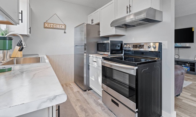 St. Louis Park Apartamento | Convenient West End Apartment