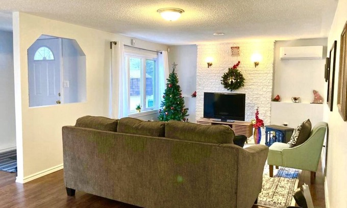 Lower Sackville Casa | Conveniently located 2BR Unit, close to shopping center