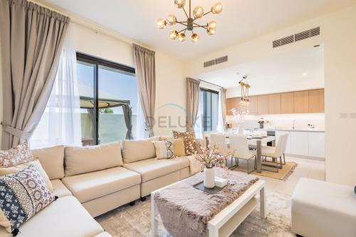 Dubai Apartamento | Conveniently Located Near Airport and Expo City 4BR Townhouse with Assistant Room at Parkside 2, Dubai South by Deluxe Holiday Homes