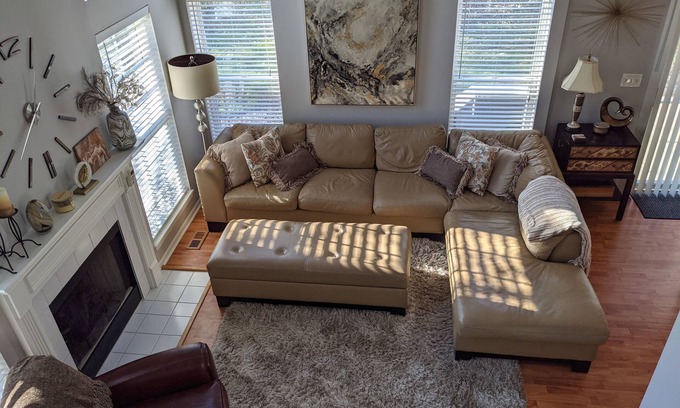 Itasca Casa | Conveniently located spacious townhome.