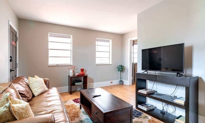Victorian Village Casa | Convention - Private Parking - Short North - Pets