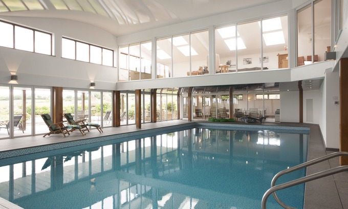 Heligan Casa | Granero convertido con uso exclusivo de piscina privada cubierta