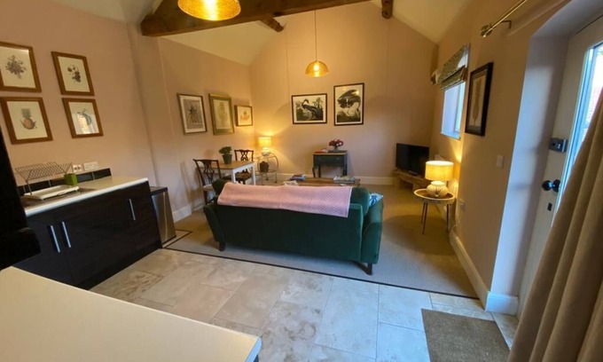 Fradley Casa | Converted Boutique Barn