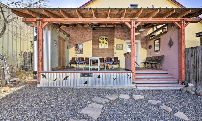 Del Norte Apartamento | Converted Concert Hall in Downtown Del Norte!