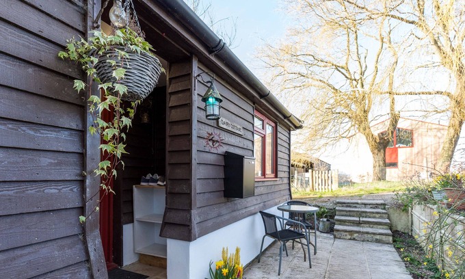 Horsham Casa | Converted Old Dairy in Horsham Countryside, Amazing Location