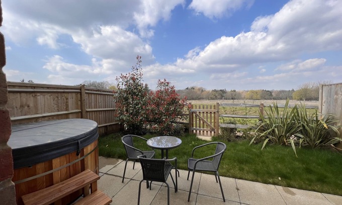 Bookham Casa | Converted Saddlery in the country!