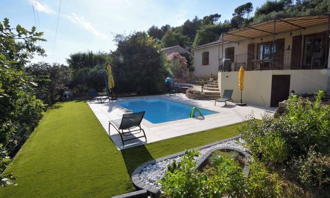 Lorgues Casa | Convivial house, center Var. 3 bedrooms. Enclosed private swimming pool