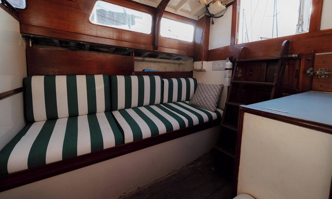 Marina del Rey Alquiler De Eote | Cool 1-bedroom boat in Marina del Rey