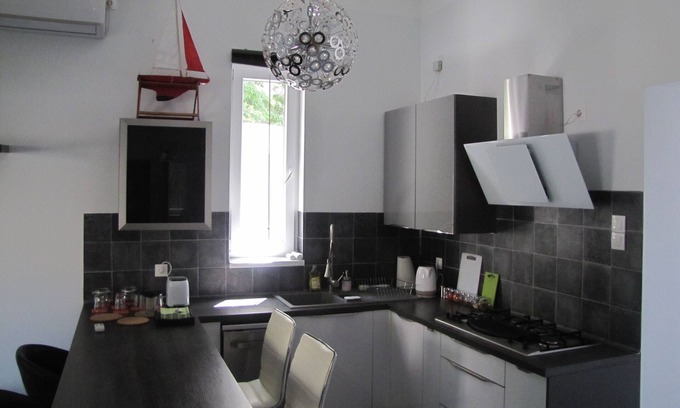 Szeged Apartamento | Cool 2-bedroom apartment with AC in Szeged