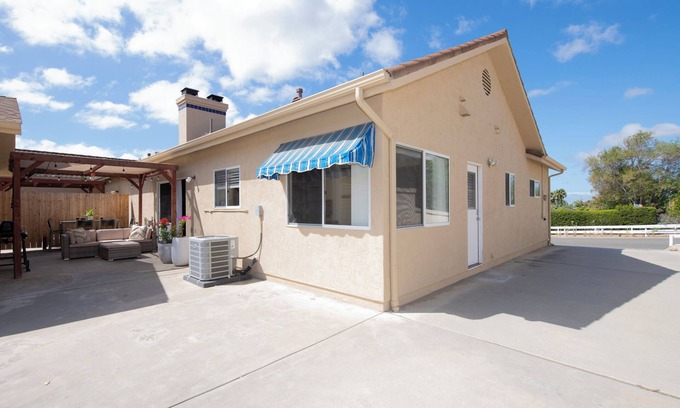 Guajome Casa | Cool 2-bedroom house with AC in Oceanside