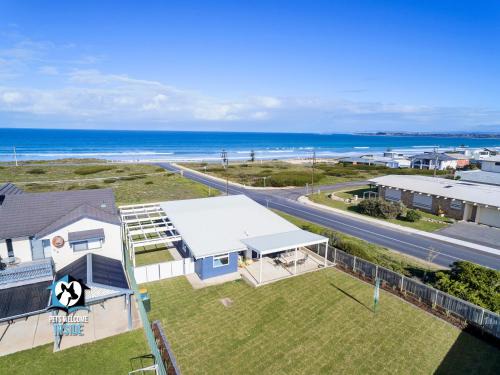 Middleton Casa | Cool Beach “Shack' + Spectacular Views + Netflix