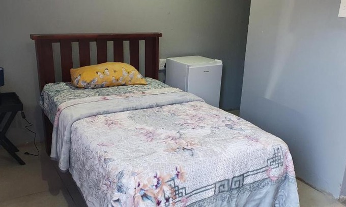 Tsantsabane Cama Y Desayuno | COOL CAVE B&B