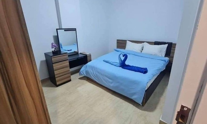 Dahar Chalet De Esquí | Cool chalet with AC, side sea view – Hurghada Concierge at Turtles Beach Resort