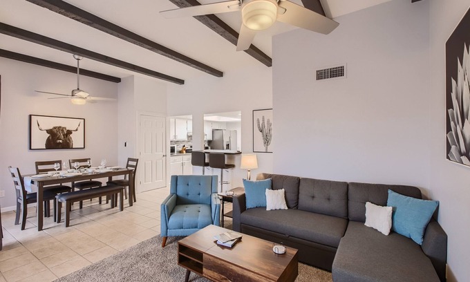 Tempe Casa | Cool & Comfy Tempe Townhome - Walk to Sloan Park, min to ASU, Town Lake or Mill!