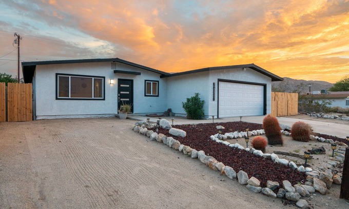 Twentynine Palms Casa | **Cool Coyote** 5 min to Joshua Tree NP* Pool*
