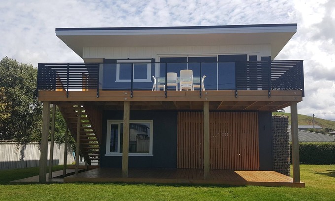 Pataua Casa | Cool & Funky Bach just one back from the beach at Pataua North