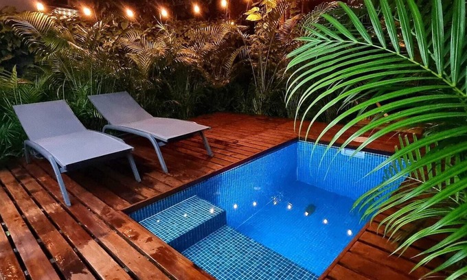 Cahuita Apartamento | Cool Jungle Casita with pool and A/C