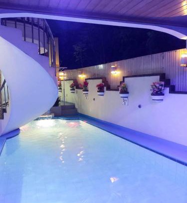 Bacoor City Complejo | Cool Martin Family Hotel and Resort