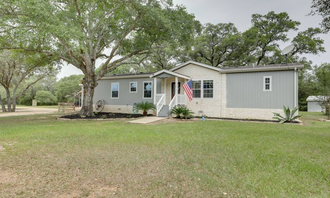 Sublime Casa | 5 Mi to Splashway Waterpark: Cabin in Rock Island