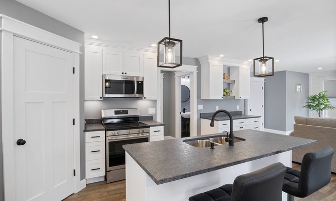 Somersworth Casa | Cool New Dover Home
