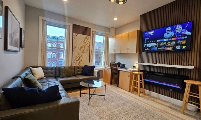 Bergen Casa | Cool Renovated 3-bedroom Townhome with AC in Jersey City