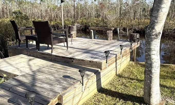 Shoreline Park Alquiler De RV | Cool RV spot or Campground on the water in Bay St. Louis