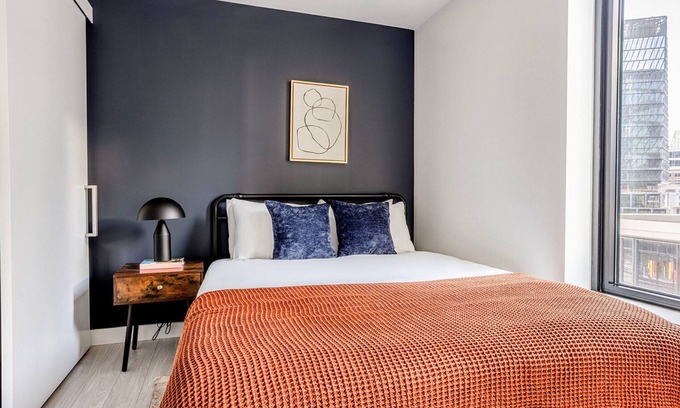 Seaport District Apartamento | Cool Seaport Studio w/ Fitness, close to Shopping & Dining, by Blueground