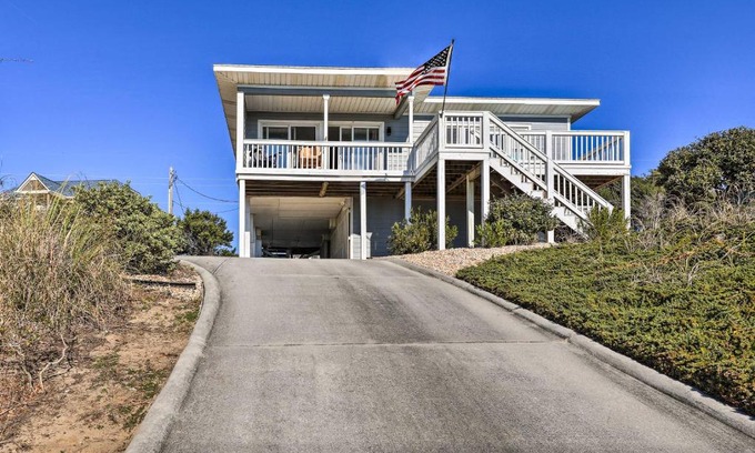 Emerald Isle Casa | Coolpeppers Cabana Home with Ocean Views!