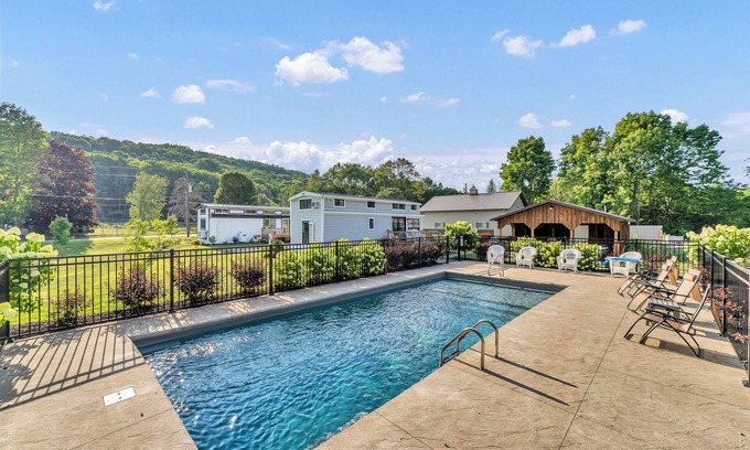 Cooperstown Casa | Coop Diamonds Sunrise Estates I - Sleeps 12, Private heated pool.