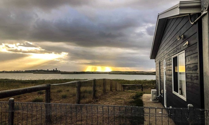 Bonney Otro | Coorong Island Retreat - Pet Friendly - Farm Stay
