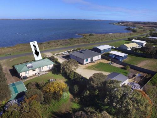 Bonney Casa | Coorong Lakeside Cottage